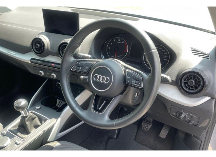 Audi Q2 Silver 2017